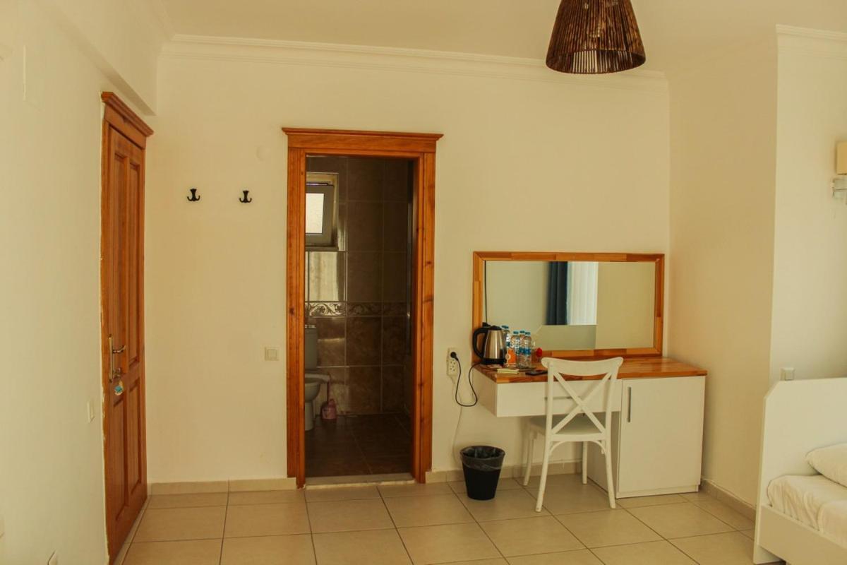 Sole'N Blu Hostel Kas Bagian luar foto