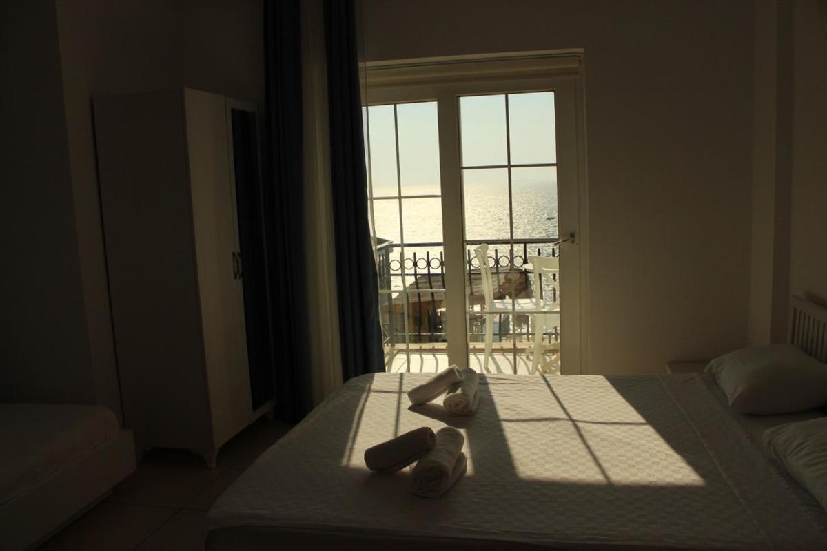 Sole'N Blu Hostel Kas Bagian luar foto