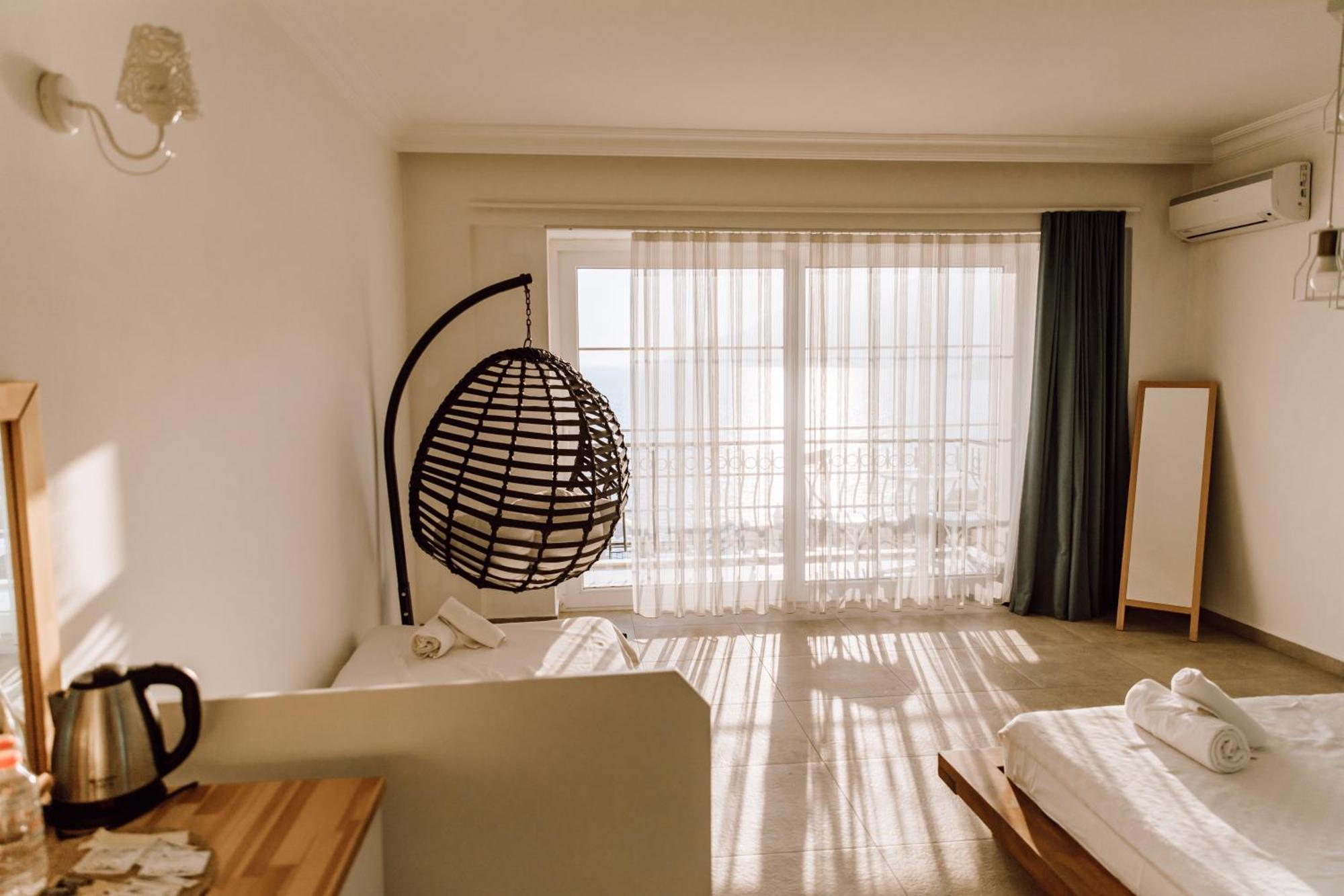 Sole'N Blu Hostel Kas Bagian luar foto